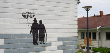Villa Breda, graffiti, eläkeläispariskunta